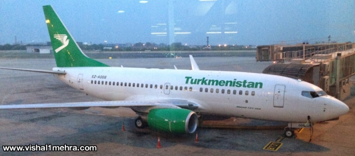 Turkmenistan Airlines Boeing 737-700