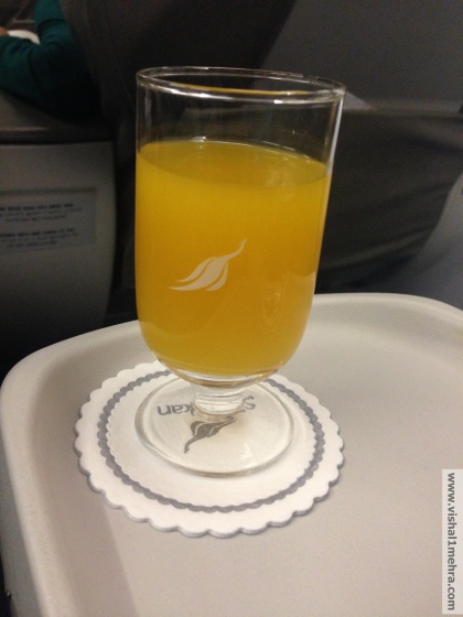 SriLankan A320 Business Class - Welcome Drink